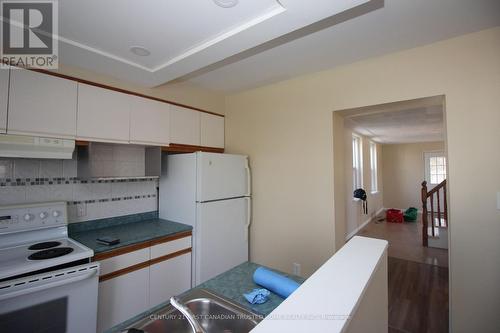 Upper - 12 Weston Street, London, ON - Indoor Photo Showing Kitchen