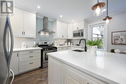 85 Barons Avenue S, Hamilton, ON - Indoor Photo Showing Kitchen With Upgraded Kitchen