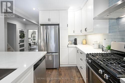 85 Barons Avenue S, Hamilton, ON - Indoor Photo Showing Kitchen With Upgraded Kitchen