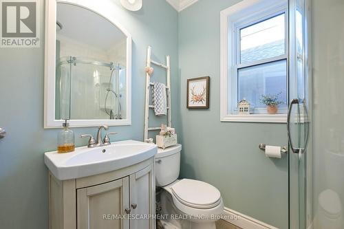 85 Barons Avenue S, Hamilton, ON - Indoor Photo Showing Bathroom