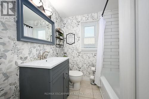 85 Barons Avenue S, Hamilton, ON - Indoor Photo Showing Bathroom