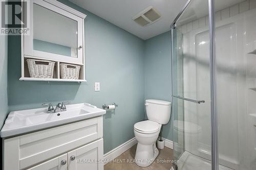 85 Barons Avenue S, Hamilton, ON - Indoor Photo Showing Bathroom