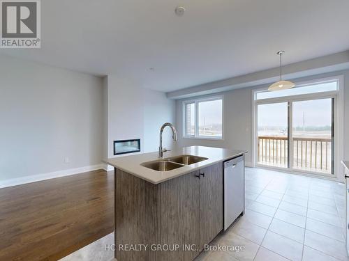 827 Smoothwater Ln Lane, Pickering, ON - Indoor Photo Showing Kitchen With Double Sink