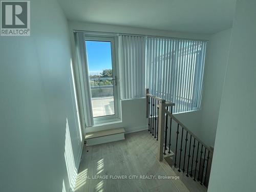 1040 Portage Pkwy Th58, Vaughan, ON - Indoor Photo Showing Other Room