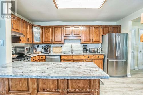 4372 Train Street, New Tecumseth, ON - Indoor Photo Showing Kitchen