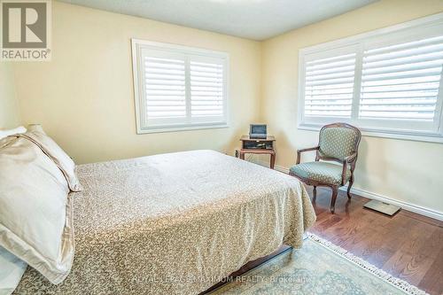 4372 Train Street, New Tecumseth, ON - Indoor Photo Showing Bedroom