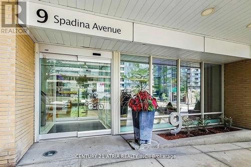 511 - 9 Spadina Avenue N, Toronto, ON - Outdoor With Exterior