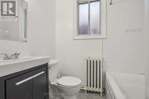 21 Holbrooke Avenue, Toronto, ON - Indoor Photo Showing Bathroom