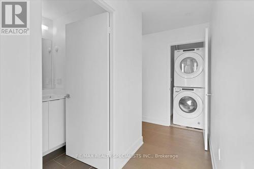 3210 - 20 Shorebreeze Drive S, Toronto, ON - Indoor Photo Showing Laundry Room