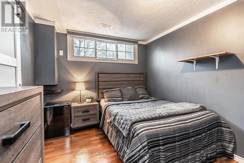 851 9Th Line, Innisfil, ON - Indoor Photo Showing Bedroom