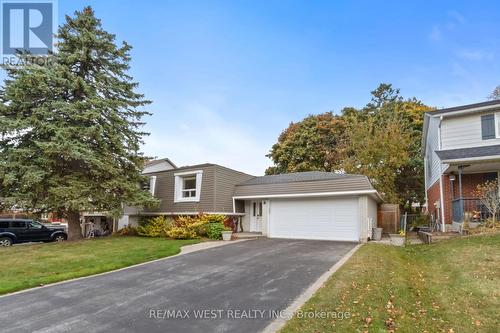 28 Hamilton Hall Drive, Markham, ON - Outdoor With Facade