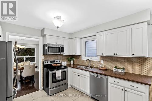 28 Hamilton Hall Drive, Markham, ON - Indoor Photo Showing Kitchen With Stainless Steel Kitchen With Double Sink