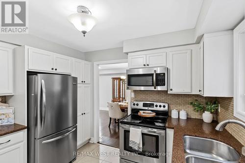 28 Hamilton Hall Drive, Markham, ON - Indoor Photo Showing Kitchen With Stainless Steel Kitchen With Double Sink