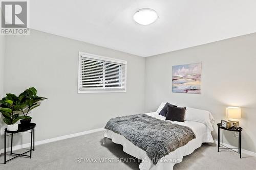 28 Hamilton Hall Drive, Markham, ON - Indoor Photo Showing Bedroom