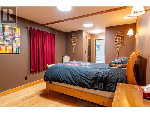 1850 Campbell Road, Golden, BC - Indoor Photo Showing Bedroom