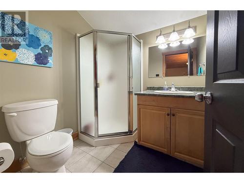 1850 Campbell Road, Golden, BC - Indoor Photo Showing Bathroom