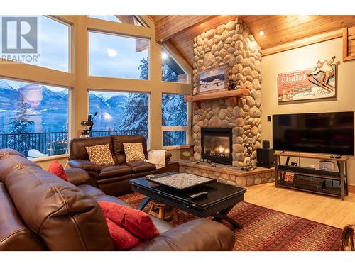 1850 Campbell Road, Golden, BC - Indoor Photo Showing Living Room With Fireplace