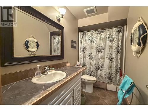 1850 Campbell Road, Golden, BC - Indoor Photo Showing Bathroom