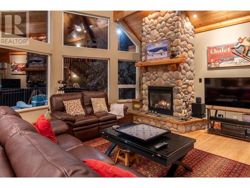 1850 Campbell Road, Golden, BC - Indoor Photo Showing Living Room With Fireplace