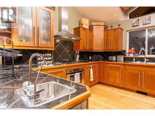 1850 Campbell Road, Golden, BC - Indoor Photo Showing Kitchen