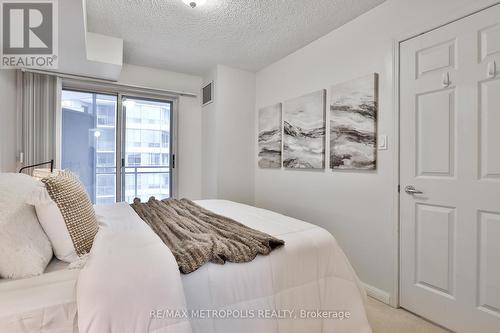 820 - 230 Queens Quay W, Toronto, ON - Indoor Photo Showing Bedroom