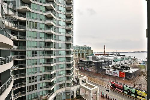 820 - 230 Queens Quay W, Toronto, ON - Outdoor With Balcony