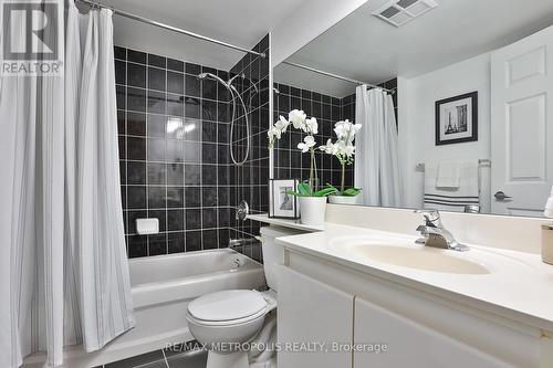 820 - 230 Queens Quay W, Toronto, ON - Indoor Photo Showing Bathroom