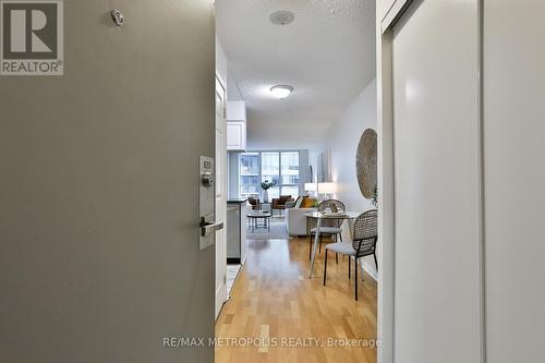 820 - 230 Queens Quay W, Toronto, ON - Indoor Photo Showing Other Room