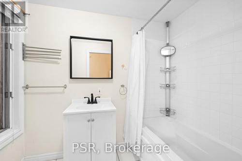 83 Pickering Street, Toronto, ON -  Photo Showing Bathroom