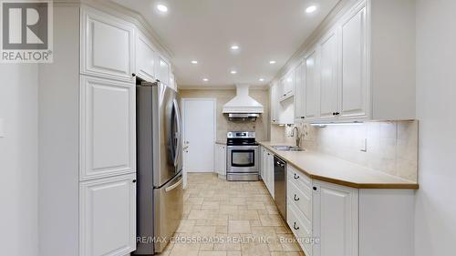 54 Foxglove Court, Markham, ON - Indoor Photo Showing Kitchen With Double Sink