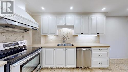 54 Foxglove Court, Markham, ON - Indoor Photo Showing Kitchen