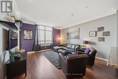 1601 - 9245 Jane Street, Vaughan, ON - Indoor Photo Showing Living Room