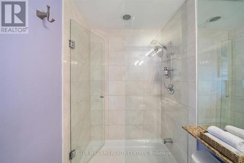 1601 - 9245 Jane Street, Vaughan, ON - Indoor Photo Showing Bathroom