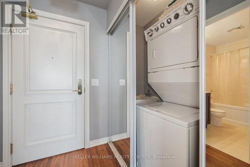 1601 - 9245 Jane Street, Vaughan, ON - Indoor Photo Showing Laundry Room