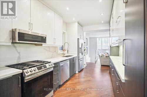 33 Edwin Avenue, Toronto, ON - Indoor Photo Showing Kitchen With Double Sink With Upgraded Kitchen