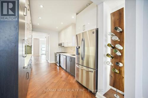 33 Edwin Avenue, Toronto, ON - Indoor Photo Showing Kitchen