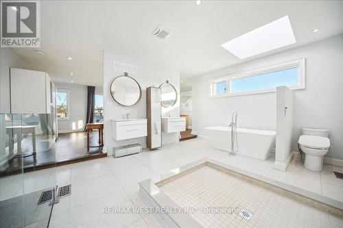 33 Edwin Avenue, Toronto, ON - Indoor Photo Showing Bathroom