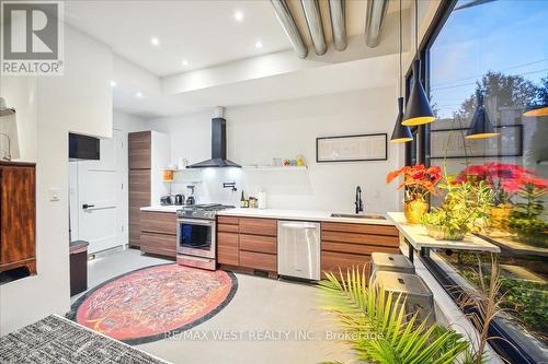 33 Edwin Avenue, Toronto, ON -  Photo Showing Kitchen