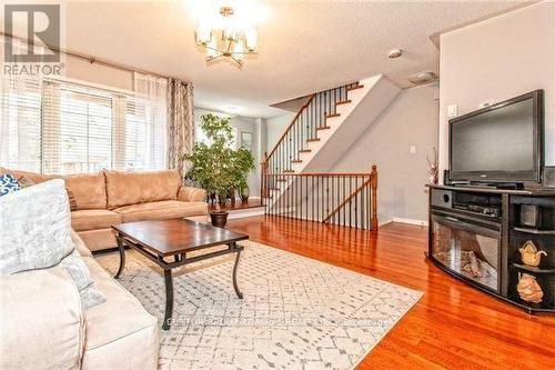 7 - 2340 Parkhaven Boulevard, Oakville, ON - Indoor Photo Showing Living Room