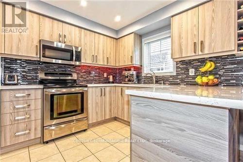 7 - 2340 Parkhaven Boulevard, Oakville, ON - Indoor Photo Showing Kitchen