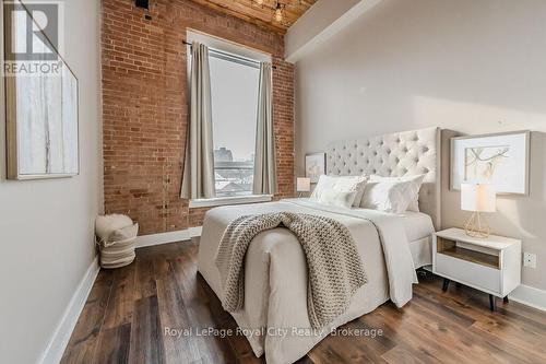 224 - 26 Ontario Street, Guelph (St. Patrick'S Ward), ON - Indoor Photo Showing Bedroom