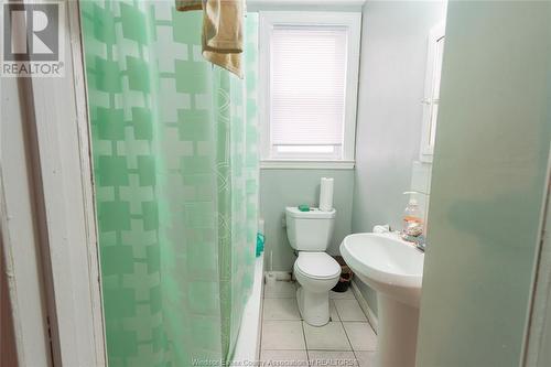 3491 Sandwich Street, Windsor, ON - Indoor Photo Showing Bathroom