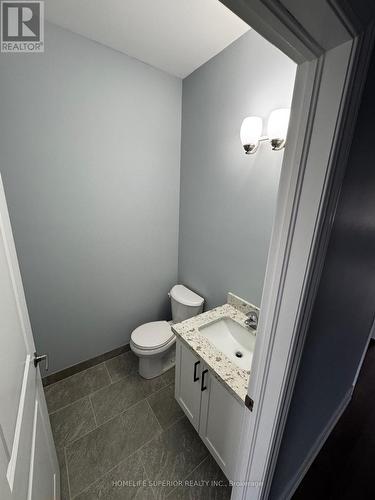 3 - 143 Gibbons Street, Oshawa (Mclaughlin), ON - Indoor Photo Showing Bathroom