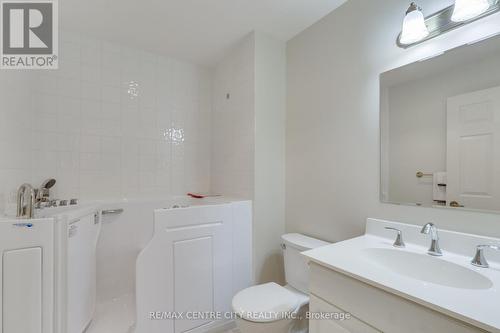 207 - 250 Sydenham Street, London, ON - Indoor Photo Showing Bathroom