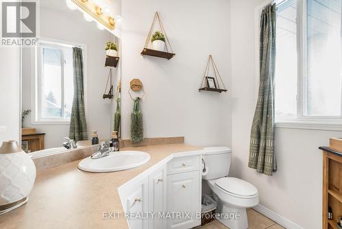 52 Barnhart Drive, South Stormont, ON - Indoor Photo Showing Bathroom