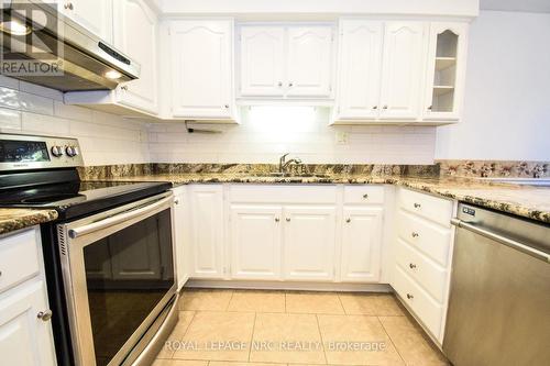 9 Bahama Bay, St. Catharines (441 - Bunting/Linwell), ON - Indoor Photo Showing Kitchen