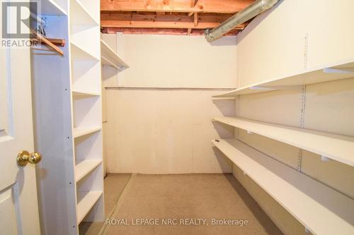 9 Bahama Bay, St. Catharines (441 - Bunting/Linwell), ON - Indoor With Storage