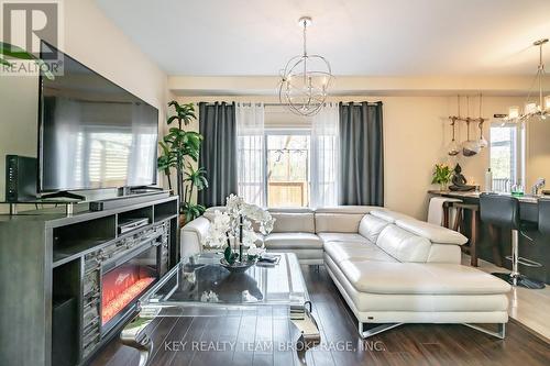 8625 Jennifer Crescent, Niagara Falls (219 - Forestview), ON - Indoor Photo Showing Living Room