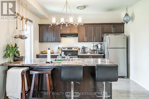 8625 Jennifer Crescent, Niagara Falls (219 - Forestview), ON - Indoor Photo Showing Kitchen With Upgraded Kitchen