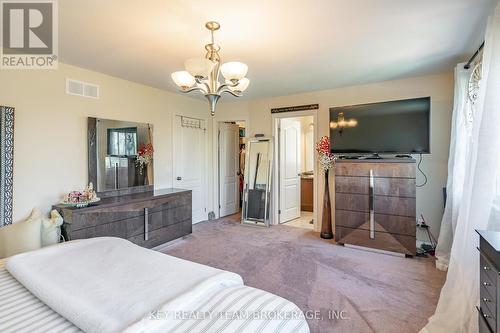 8625 Jennifer Crescent, Niagara Falls (219 - Forestview), ON - Indoor Photo Showing Bedroom